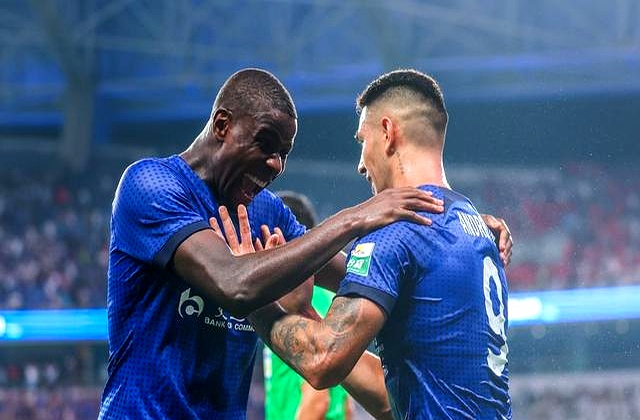 LD体育-关于今晨上海申花备战法甲，再遭质疑细节曝光，管理层满意，控场能力受关注的信息-LD体育